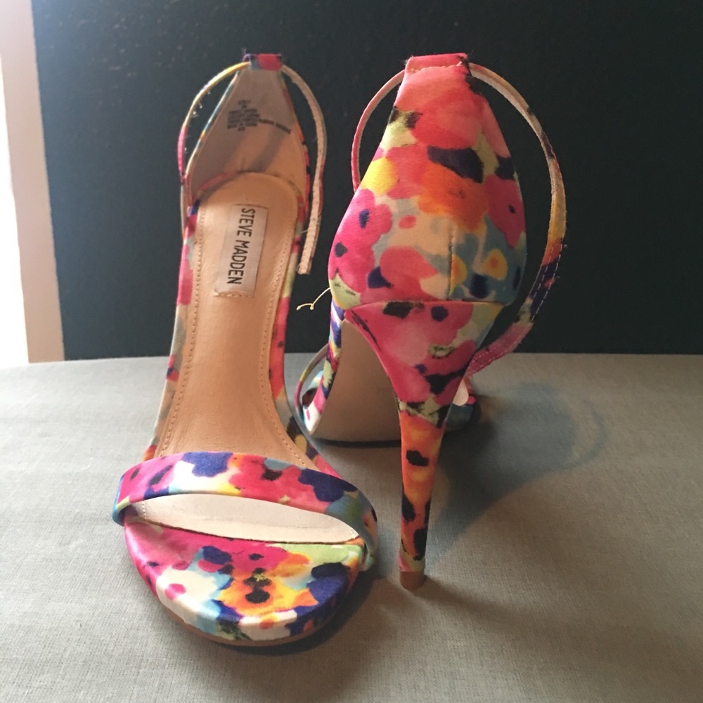 Floral Steve Madden heels - size 8M